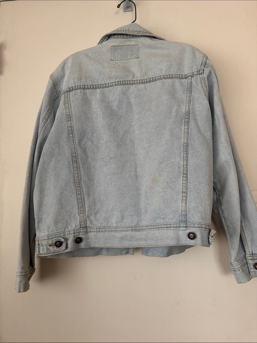 Light Wash Denim Jacket - by Express. Classic Style that never outdated. Size S - Picture 6 of 9
